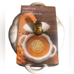 Crofton White Pumpkin Ceramic Covered Casserole Dish. New.